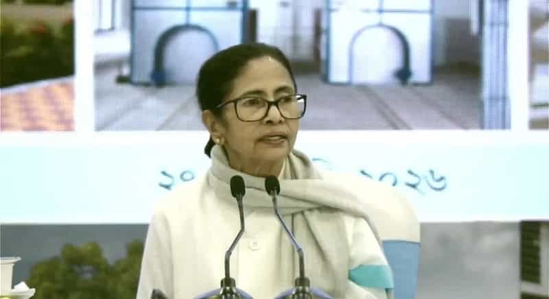 “কেউ কেউ দাঙ্গা লাগানোর চেষ্টা করছে” শান্তি বজায় রাখার বার্তা মমতার