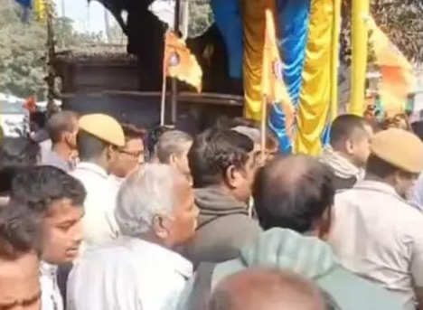 সাধারণতন্ত্র দিবসে ভারতমাতার পুজোর মন্ডপ পোড়ানোর অভিযোগ, বিক্ষোভ&hellip;