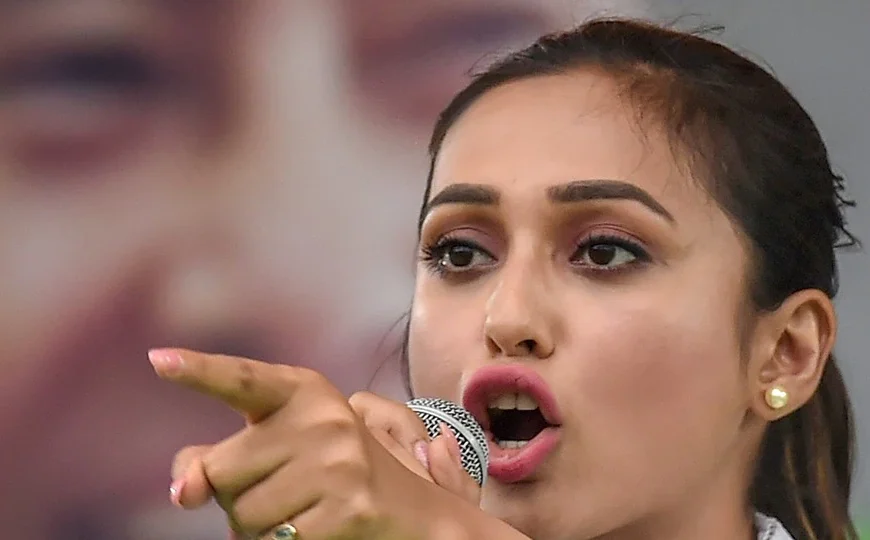 এসআইআর শুনানিতে ডাক মিমি চক্রবর্তীকে