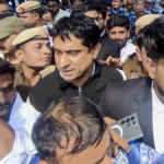এআই সম্মেলনে টি-শার্ট খুলে বিক্ষোভ: জামিন মঞ্জুর উদয়ভানু চিবের