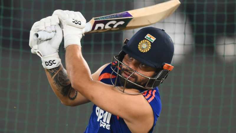 বিশ্বকাপের মাঝে না ফেরার দেশে&hellip;