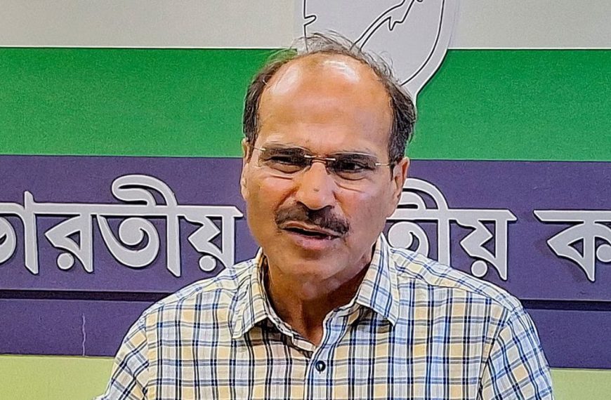 “মুসলিম ভোট পাবেনা জেনে বাড়ায়নি” ইমাম-মুয়াজ্জিনদের ভাতা না বাড়ানো নিয়ে দাবি অধীরের