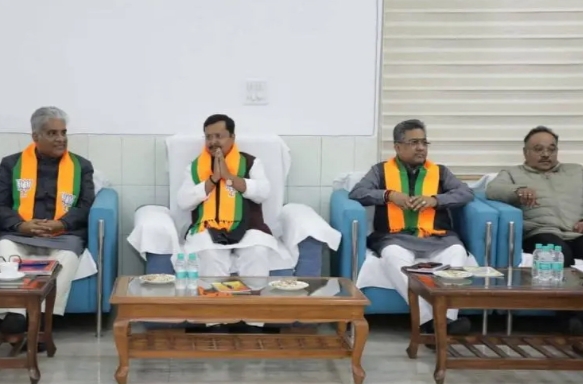 বঙ্গ বিজেপির নেতাদের মঞ্চের পরিবর্তে পথে নামার নির্দেশ নীতিন নবীনের