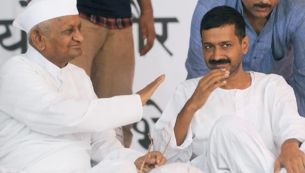 “রায় মেনে নিতে হবে” দূরত্ব মিটছে কেজরিওয়াল-হাজারের?