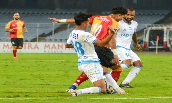 ঘরের মাঠে এগিয়ে গিয়েও পরাজয় ইস্টবেঙ্গলের