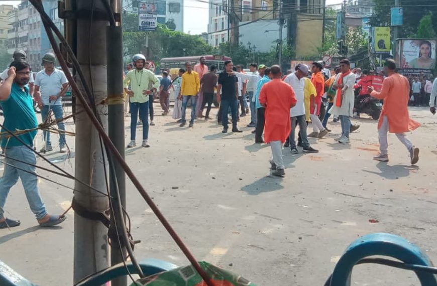 রক্তাক্ত গিরিশ পার্ক, ইটবৃষ্টি তৃণমূল-বিজেপি কর্মীদের, ভাঙচুর শশী পাঁজার বাড়িতে