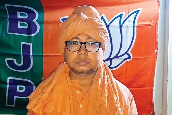 রাজনীতির ফাঁদে পা দেওয়ার অভিযোগে বহিষ্কৃত উৎপল মহারাজ,&hellip;