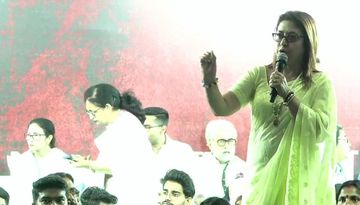 “লড়াই কাকে বলে শেখাতে পারেন” মঞ্চ থেকে মমতার&hellip;