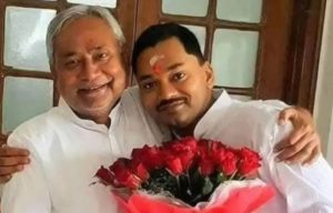 আনুষ্ঠানিকভাবে জেডিউতে যোগ নীতিশের পুত্র নিশান্ত কুমারের
