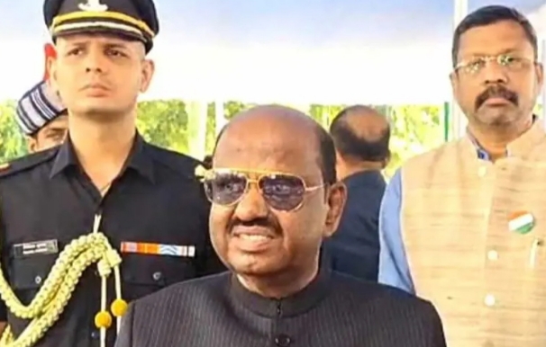 “আমার সচেতন সিদ্ধান্ত এটি” হঠাৎ&hellip;