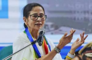 “ভোট চোর” বিজেপির বিরুদ্ধে ধরনা মঞ্চের কাছে লিফলেট&hellip;