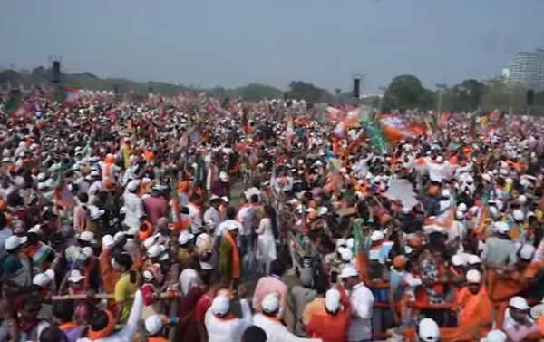 প্রধানমন্ত্রীর বক্তব্যের আগে মঞ্চ থেকে পরিবর্তনের ডাক বিজেপি&hellip;