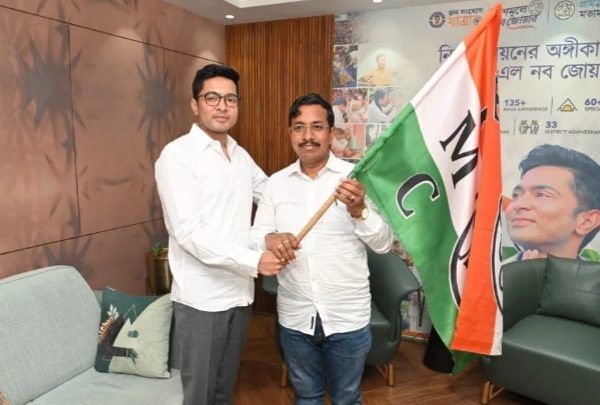 প্রার্থীদের নাম ঘোষণার আগে বড় চমক, তৃণমূলের পতাকা&hellip;