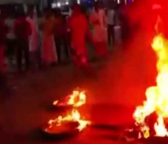 ক্যানিং পূর্ব থেকে শুধু শওকতকে প্রার্থীর দাবি তুলে তৃণমূল কর্মীদের বিক্ষোভ ক্যানিংয়ে