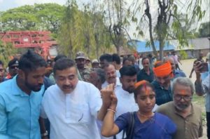 চাঞ্চল্য নন্দীগ্রামে, পবিত্র করের বাড়ির সামনে ‘চোর চোর’&hellip;