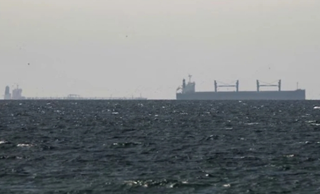 হরমুজ দিয়ে প্রতিটি জাহাজকে চলাচলের জন্য দিতে হবে ইরানকে ২ মিলিয়ন মার্কিন ডলার