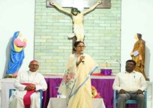 “জাতপাতের রাজনীতি করিনা আমরা” চালসা থেকে মমতার সম্প্রীতির&hellip;