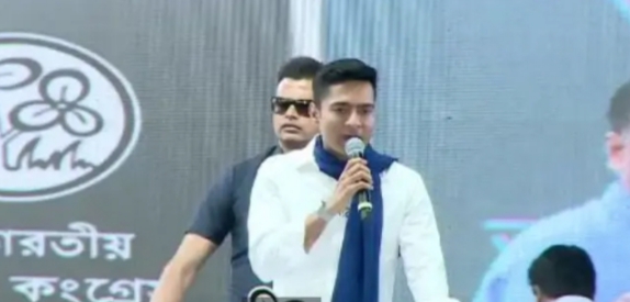 “কেন্দ্রের সঙ্গে বৈঠকের প্রয়োজন মনে করেননি” অধীর ও হুমায়ুনকে কটাক্ষ অভিষেকের