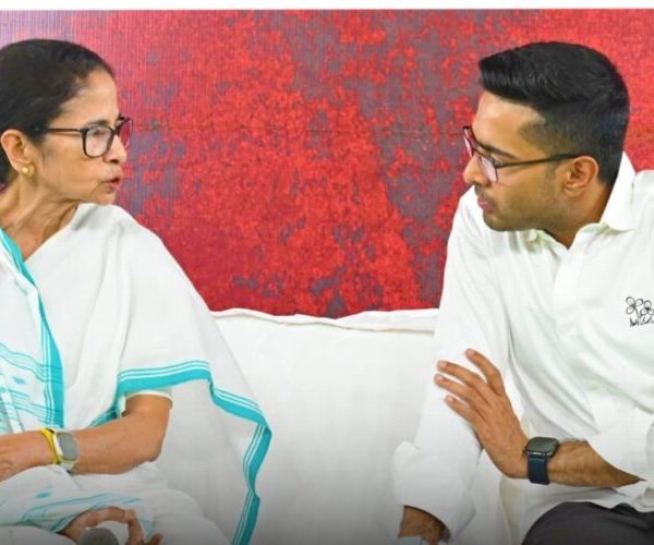 “আপনার শরীর খারাপ করবেন না” মমতাকে অনুরোধ অভিষেকের