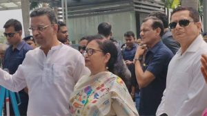 “কথা না শুনে চিৎকার” জ্ঞানেশ কুমারের বিরুদ্ধে দুর্ব্যবহারের&hellip;