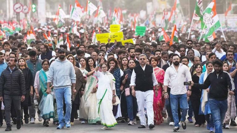 সোমবার রাজপথে নামছেন মমতা, কলেজ স্কোয়ার থেকে ডরিনা ক্রসিং পর্যন্ত মহামিছিল