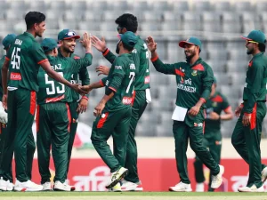 নাহিদের বোলিংয়ের সামনে মাথানত পাক ব্যাটারদের, বড় জয়&hellip;