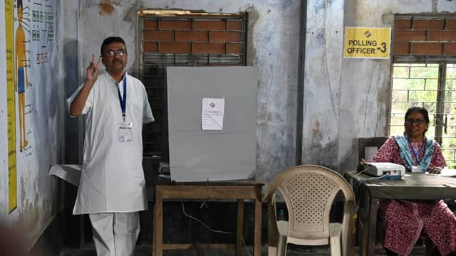 ভোট দিলেন শুভেন্দু, কী বললেন?