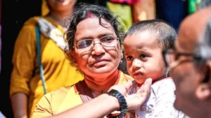 অভয়ার মায়ের সামনে সিপিএম যুবনেত্রী ও তাঁর বাবাকে&hellip;
