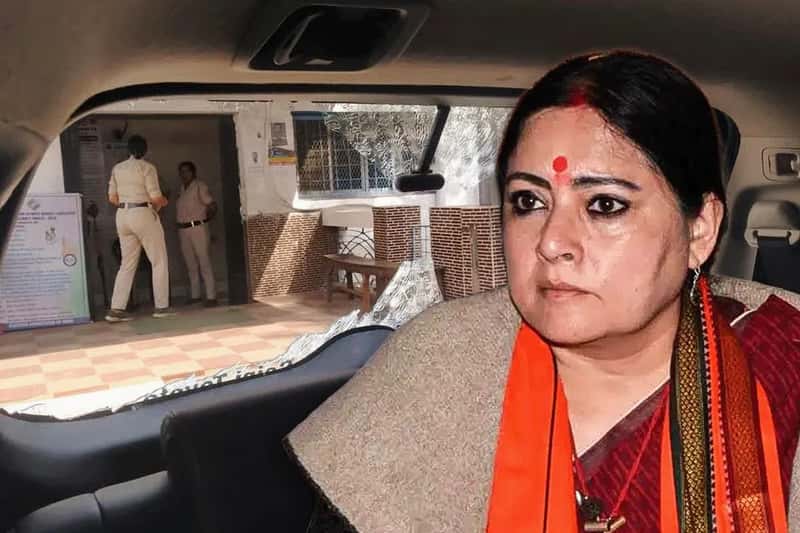 প্রথম দফার ভোটের মাঝে অগ্নিমিত্রা পালের গাড়িতে হামলা