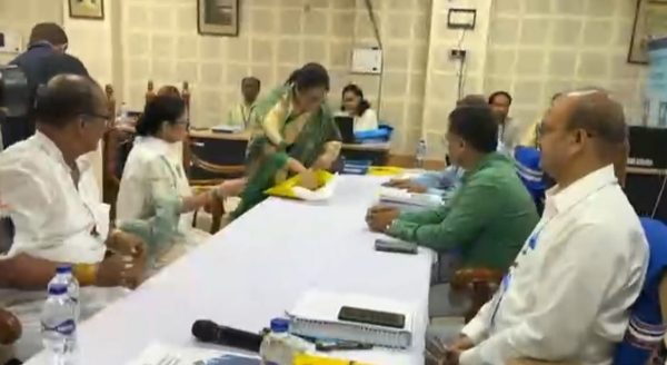 “ভোটটাই তো দিতে পারবে না” মনোনয়ন জমা দিয়ে&hellip;