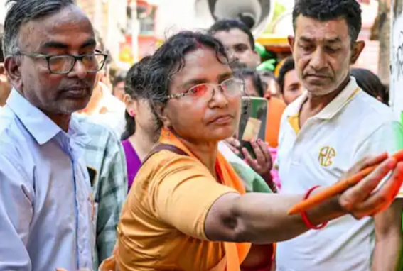 মনোনয়ন জমা দিলেন রত্না দেবনাথ