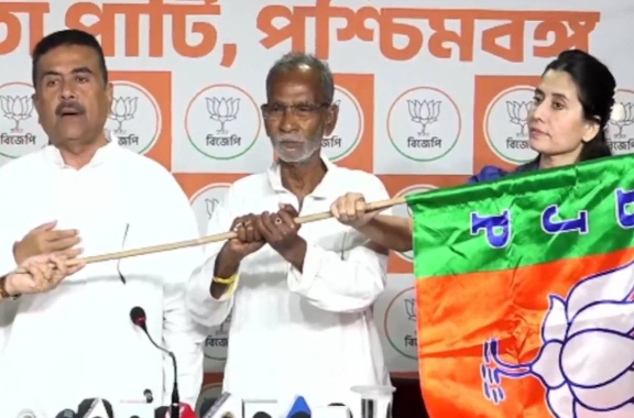 বিজেপিতে যোগদান মাফিন ও বিকাশ নারায়ণের