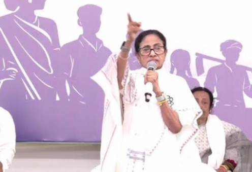 “আমরা বাংলায় দুই কোটি মানুষের কর্মসংস্থান করেছি” চাকরি ইস্যুতে কেন্দ্রকে পাল্টা মমতার