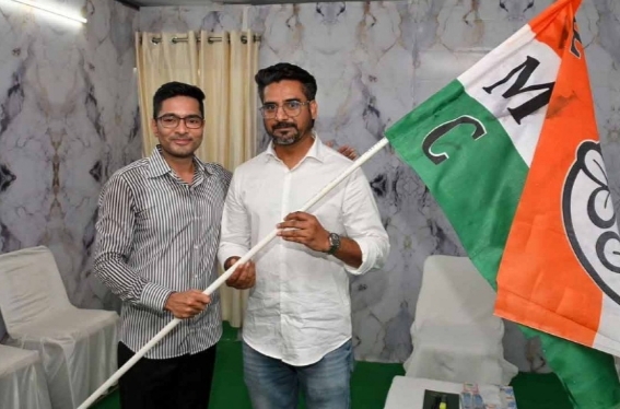 নির্বাচনের আগে মুর্শিদাবাদের বড় ধাক্কা কংগ্রেসের, তৃণমূলে যোগ দিলেন আসিফ