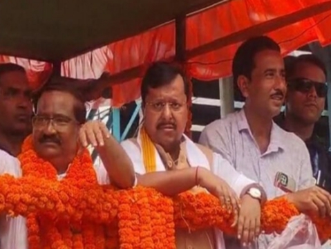 বালুরঘাটের রোড শো বিজেপির, নানা&hellip;