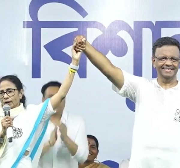 ববিকে নিয়ে এক অজানা ঘটনা তুলে ধরলেন মমতা&hellip;