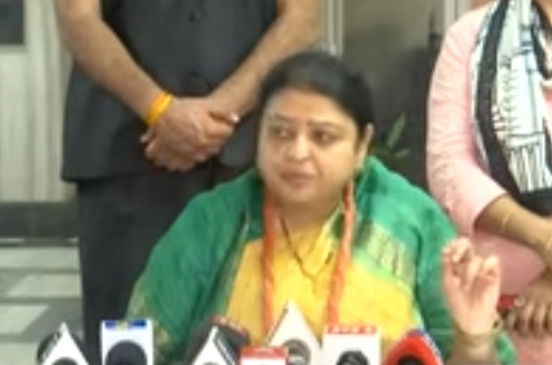 বহু এলাকায় ভোটার স্লিপ না দেওয়ার অভিযোগ প্রিয়াঙ্কা টিব্রেওয়ালের