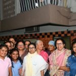 সাধারণ মানুষের সুবিধা-অসুবিধা শুনতে আবাসনে মমতা বন্দ্যোপাধ্যায়, কথা বলার পাশাপাশি তুললেন সেলফি