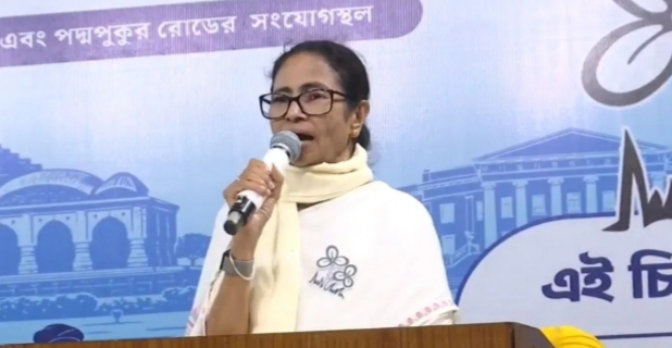 “৩০০ কোটি টাকা নিয়ে ঢুকেছে ওড়িশা থেকে” বিজেপির বিরুদ্ধে বিস্ফোরক অভিযোগ মমতার