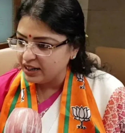 এজেন্ট প্রবেশকে ঘিরে বচসা ও হাতাহাতির অভিযোগ এন্টালি&hellip;