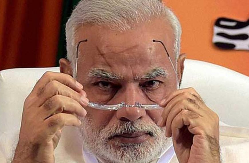 ক্ষমতার চিটেগুড়ে আটকে গেছে আমাদের দেশসেবক…..