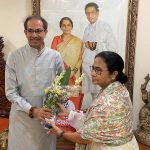 মমতার পাশে উদ্ধব! কী বললেন?