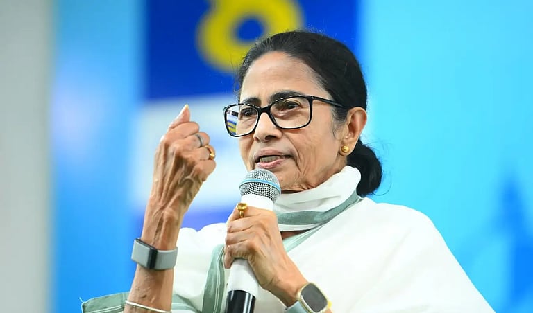 মোথাবাড়ি কান্ড ও জাতীয় নিরাপত্তা ইস্যুতে কেন্দ্রকে একহাত মমতার