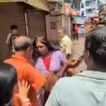 প্রচারে বেরিয়ে বিক্ষোভের সম্মুখীন অভয়ার মা