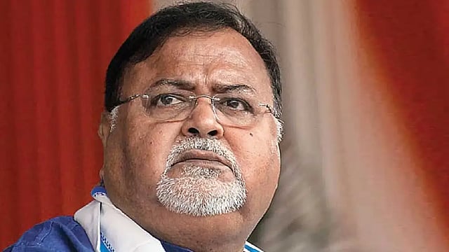 পার্থ চট্টোপাধ্যায়ের নাকতলার বাড়িতে ইডি হানা