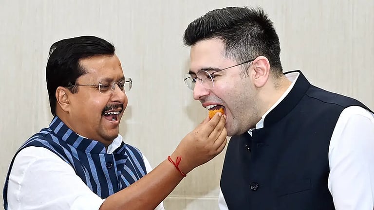 আপ ছেড়ে বিজেপিতে যোগ রাঘব&hellip;