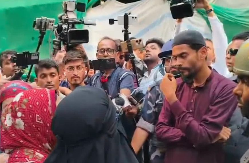 তিলজলায় ক্ষতিগ্রস্ত পরিবারগুলির সঙ্গে দেখা&hellip;
