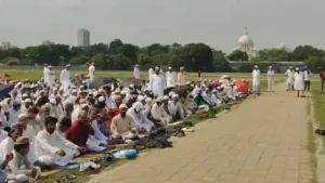 কড়া নিরাপত্তার মধ্যে ব্রিগেডে ঈদের নামাজ