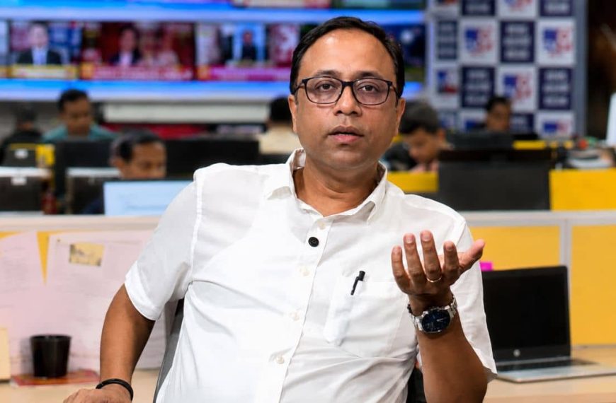 দলীয় মুখপাত্রের দায়িত্ব থেকেও সরে দাঁড়ালেন অরূপ