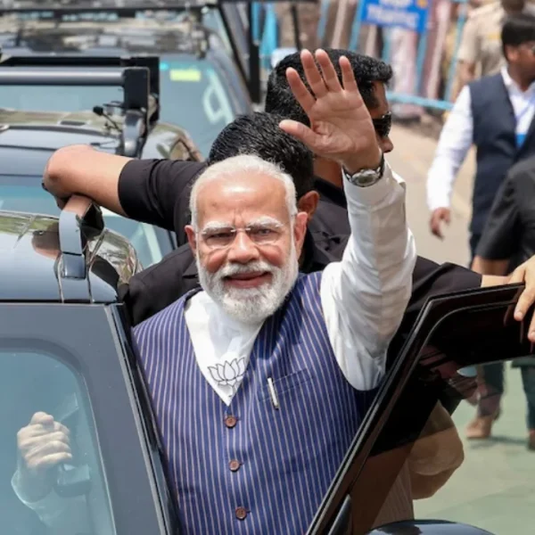 জ্বালানি সংকট ঠেকাতে বড় পথে হাঁটলেন মোদি